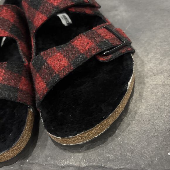 NEW w Defect Birkenstock Arizona Shearling Buffalo Plaid Red Black Size 45 - Picture 10 of 11
